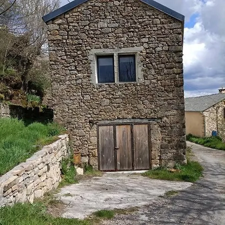 Charmante Petite Maisonnette Hébergement de vacances Saint-Jean-du-Bruel