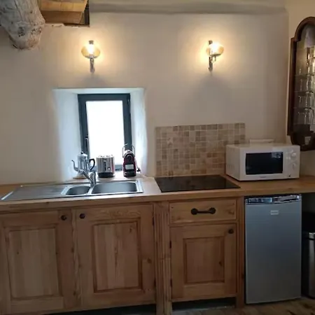 Charmante Petite Maisonnette Hébergement de vacances Saint-Jean-du-Bruel